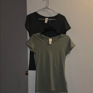 H &. M  short sleeve shirt